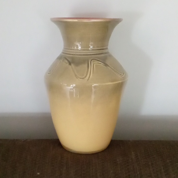 Dryden Original Pottery Vase - Picture 2 of 4